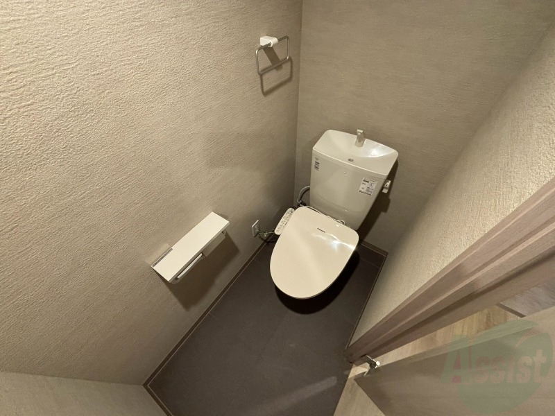 トイレ　こちらはトイレです。清潔感があり、安心して使用できます。