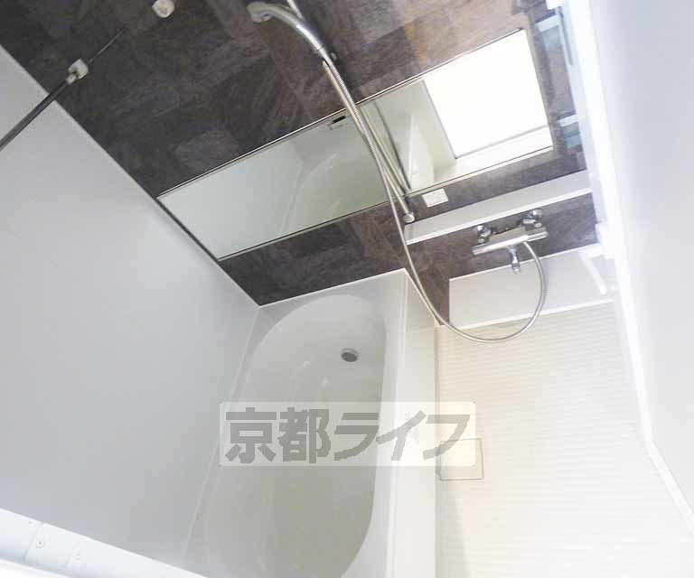 バス・シャワールーム　清潔感があります