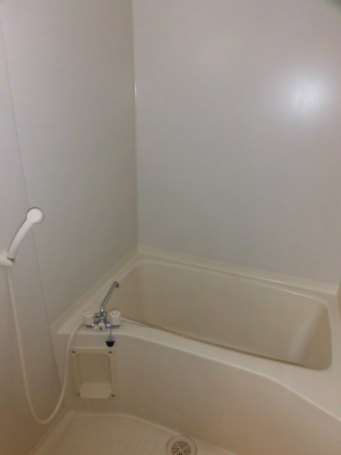 バス・シャワールーム　４０５　浴室