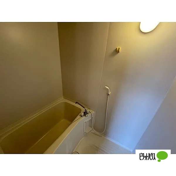 バス・シャワールーム　１０２