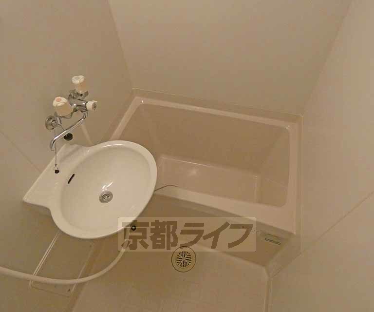 バス・シャワールーム　清潔感のある浴室です！