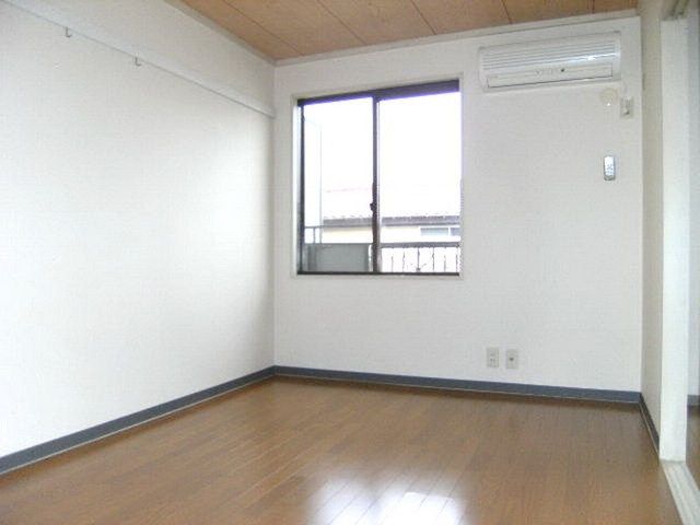 居室・リビング　★明るい居室★