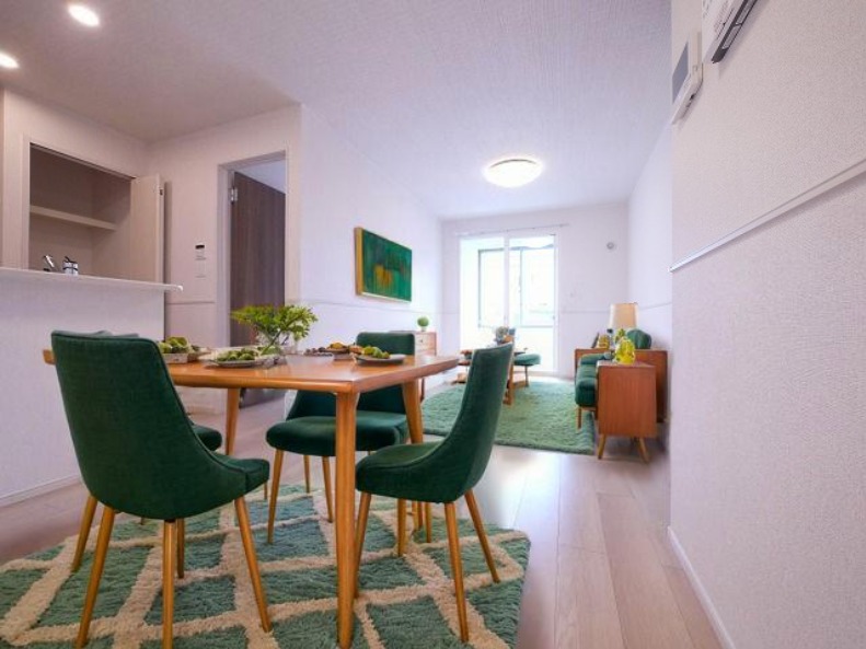 居室・リビング　CGで家具等を配置したもので家具等は含まれません。