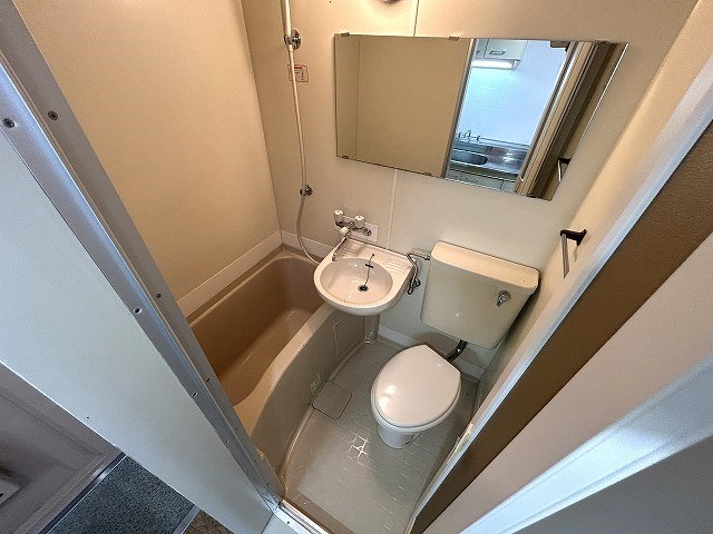 バス・シャワールーム