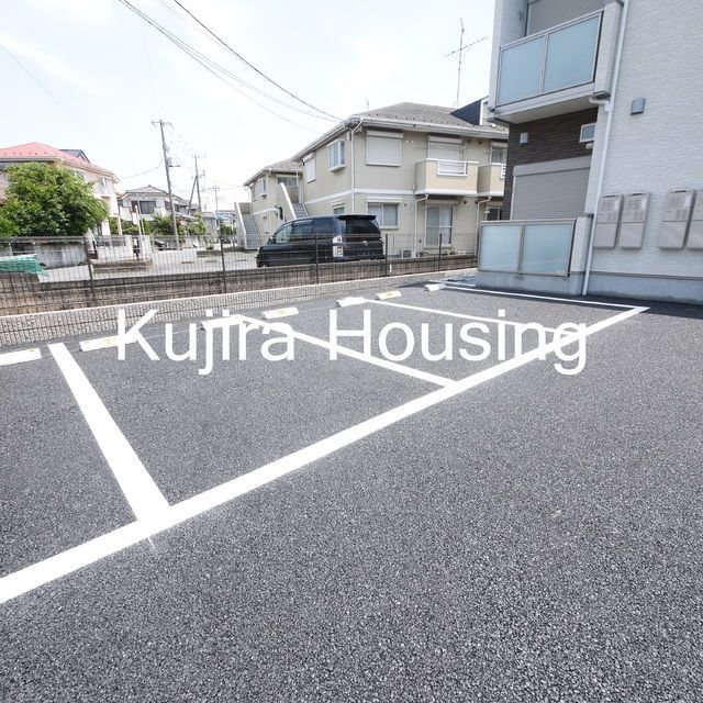 駐車場　敷地内駐車場あります♪（要空き確認）