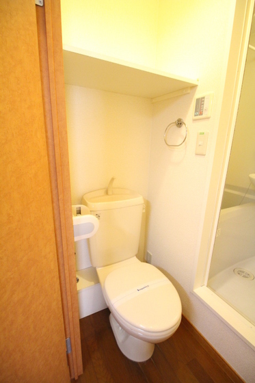 トイレ　※別部屋の写真です