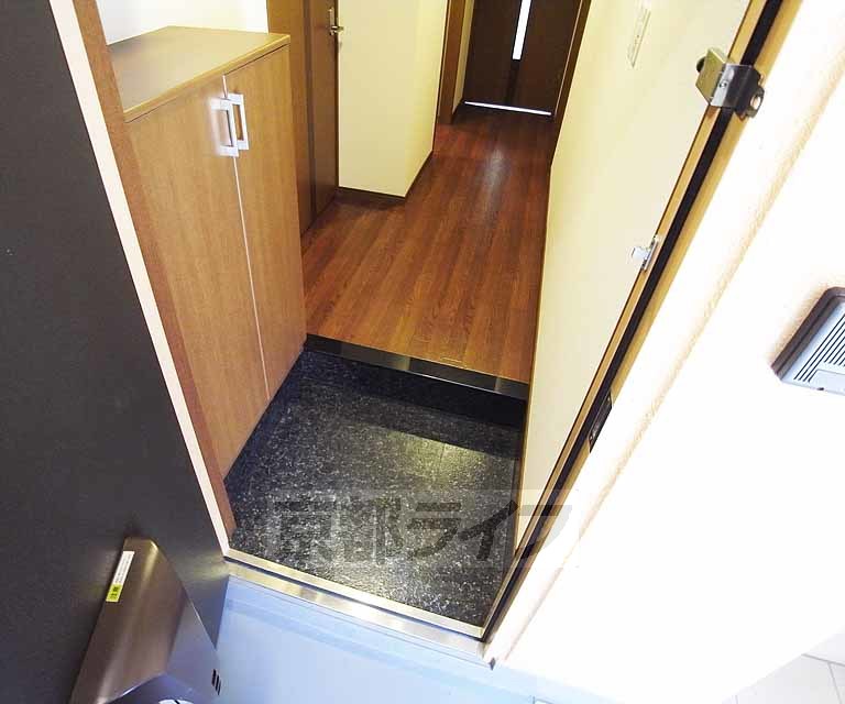 玄関　シューズボックスも付いてます。