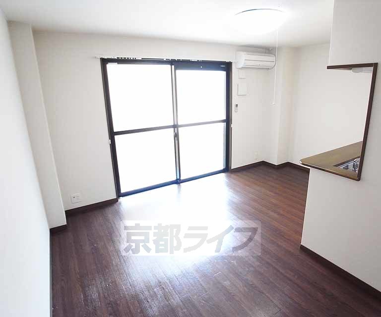 居室・リビング　配置しやすいリビングです