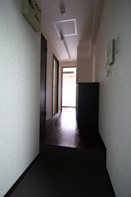 玄関　同物件別室です。