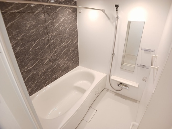 バス・シャワールーム　一日の疲れを癒してください