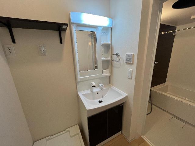 洗面設備　洗髪洗面化粧台