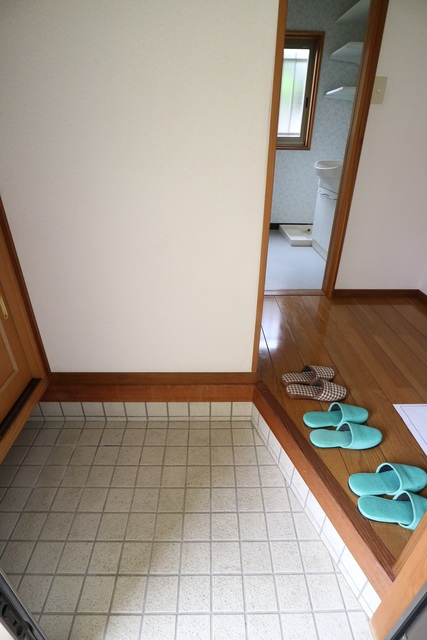 玄関　備品は付きません。