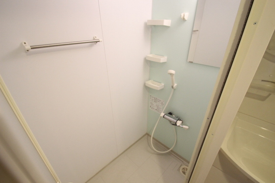 バス・シャワールーム　※別部屋の写真です