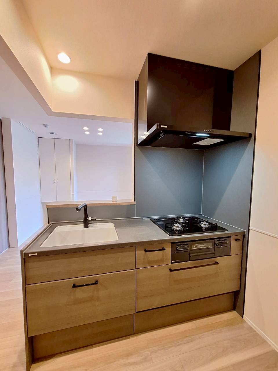 キッチン　★ガス3口グリル付きのシステムキッチン★