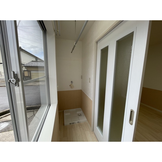 バルコニー　サンルーム　室内物干し金具