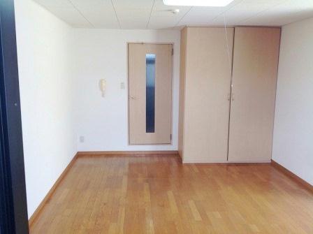 居室・リビング　家具家電なしのお部屋です。