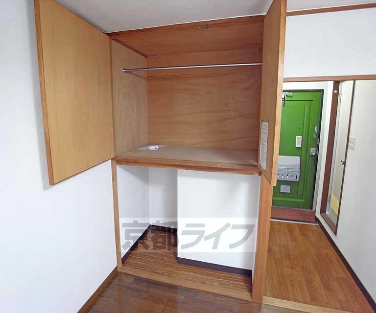 収納　広めの奥行きのある収納です。