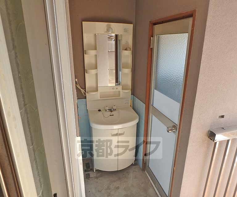 洗面設備　朝の支度はこちらでどうぞ