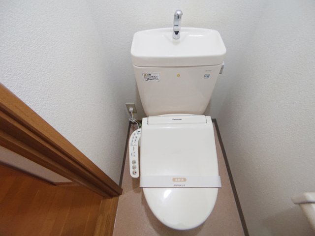 トイレ　同物件、別号室の写真です。