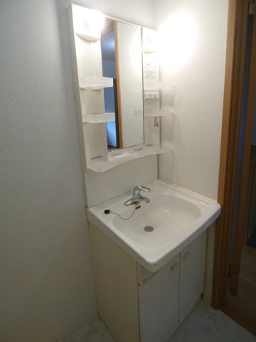 洗面設備　同物件、別号室の写真です。