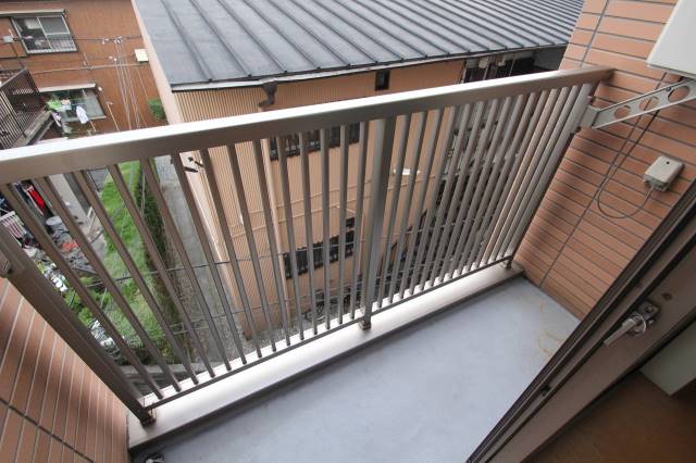 バルコニー　２０１号室の内装写真参照