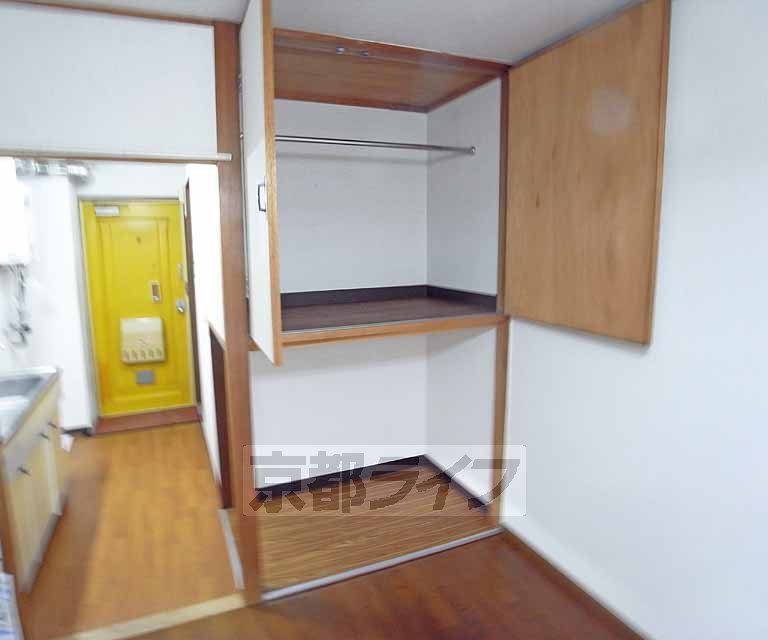 収納　奥行きがたっぷりある広めの収納です。