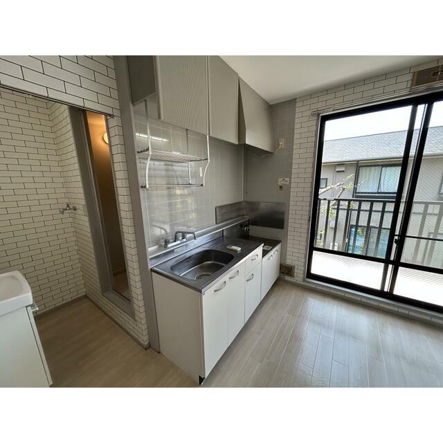 キッチン　写真は以前撮影したものです。