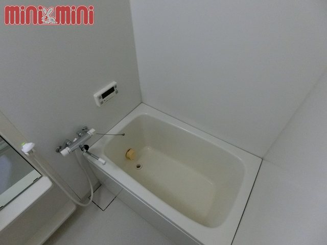 バス・シャワールーム　清潔感のある浴室