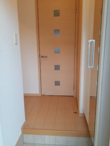 玄関　【ＮＭＯＮ　Ｆ】明るい玄関です