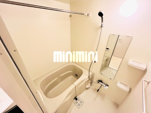 バス・シャワールーム　嬉しい追い炊き機能付き！