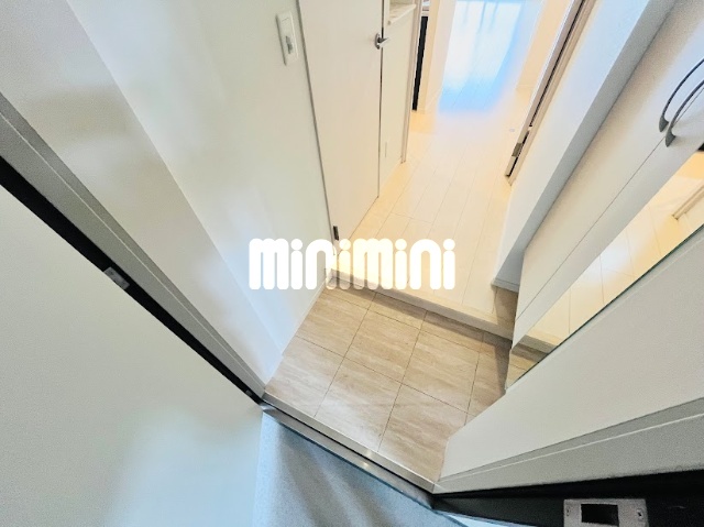 玄関　コンパクトな玄関スペース☆