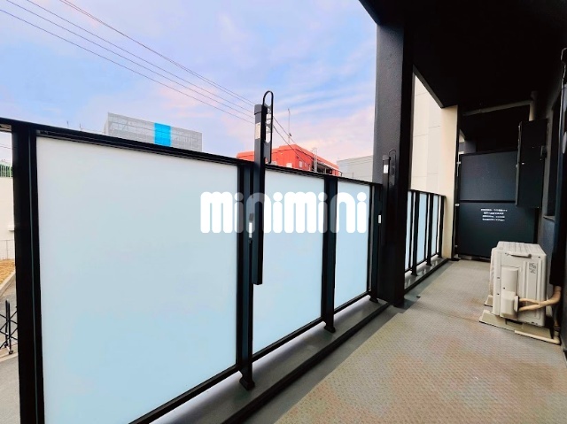 バルコニー　バルコニーも広々です?