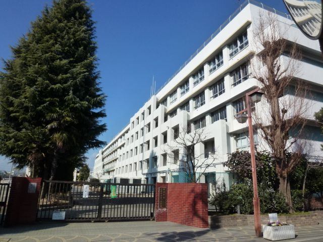 中学校　三鷹市立第一中学校（中学校）まで930m