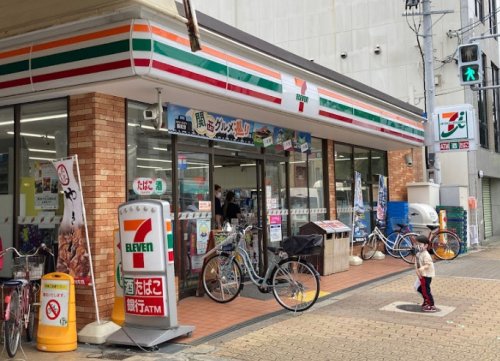 コンビニ　セブンイレブン 大阪三泉市場通店（コンビニ）まで348m