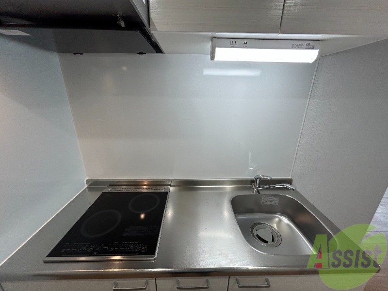 キッチン　キッチンには２口のＩＨコンロが設置済みです。