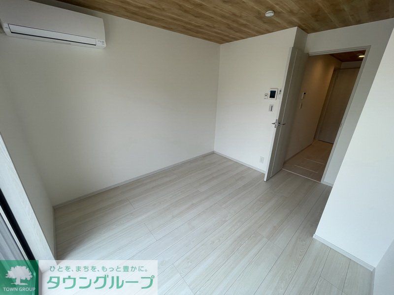 居室・リビング　玄関