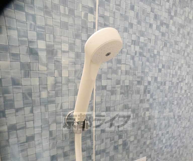 バス・シャワールーム　清潔感のあるお風呂