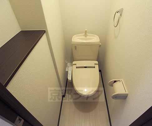 トイレ　ウォシュレット付きのトイレです。