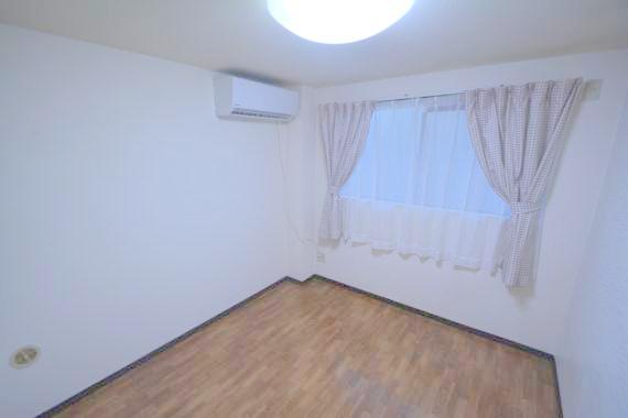 居室・リビング　どんな家具でも合わせやすいですよ。