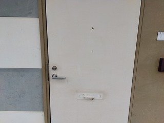 玄関　収納もある玄関です