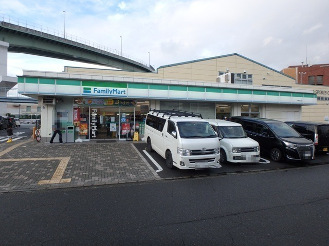 コンビニ　ファミリーマート 大開四丁目店（コンビニ）まで242m