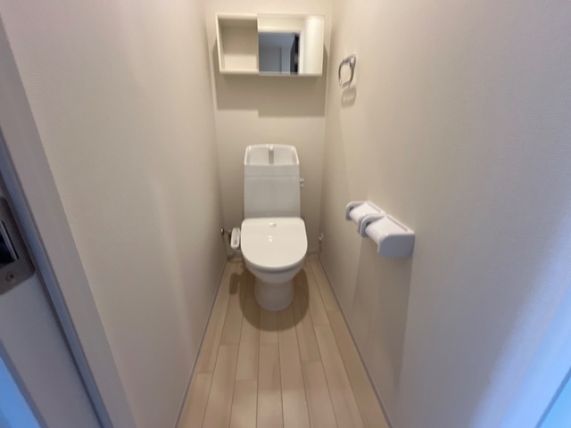 トイレ　温水洗浄暖房便座