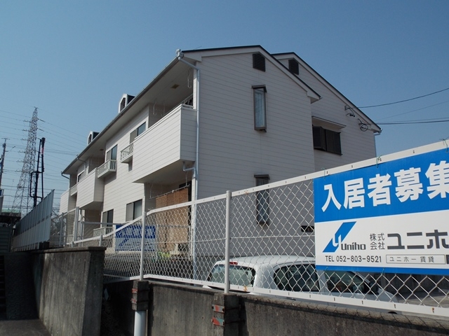 建物外観　２Ｆ建てのかわいい外観ですよ♪