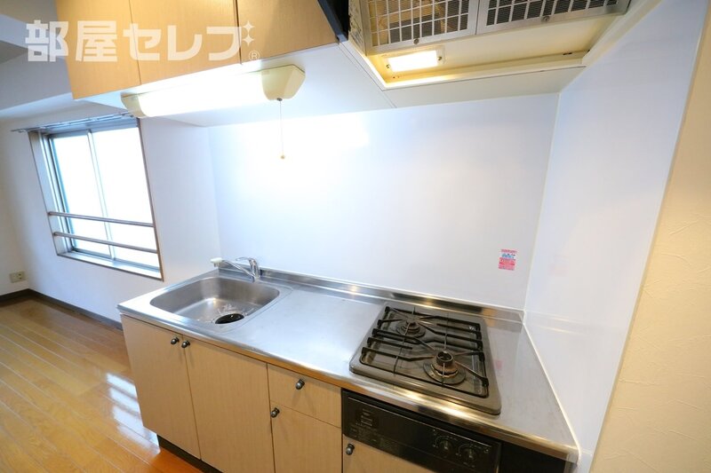 キッチン　システムガスキッチン搭載です