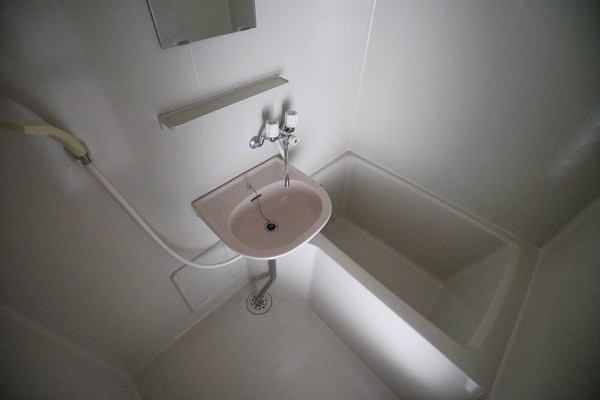 バス・シャワールーム　同じ敷地内の別の部屋