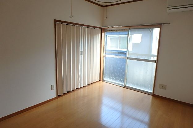 その他　光が差し込む明るいお部屋です。