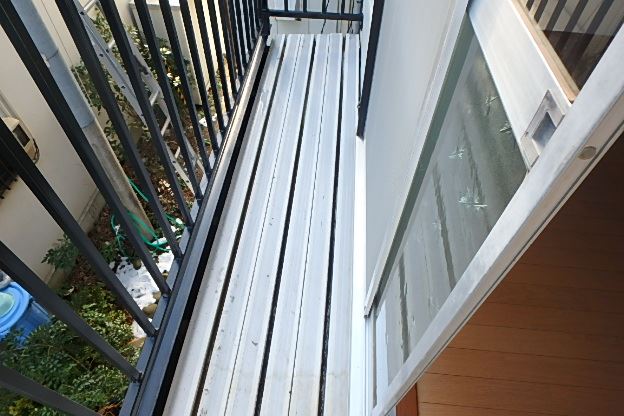 バルコニー　洗濯物が干せますね。