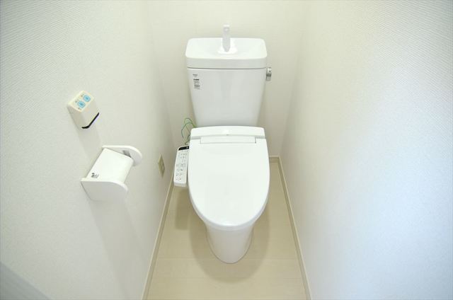 トイレ　温水洗浄暖房便座