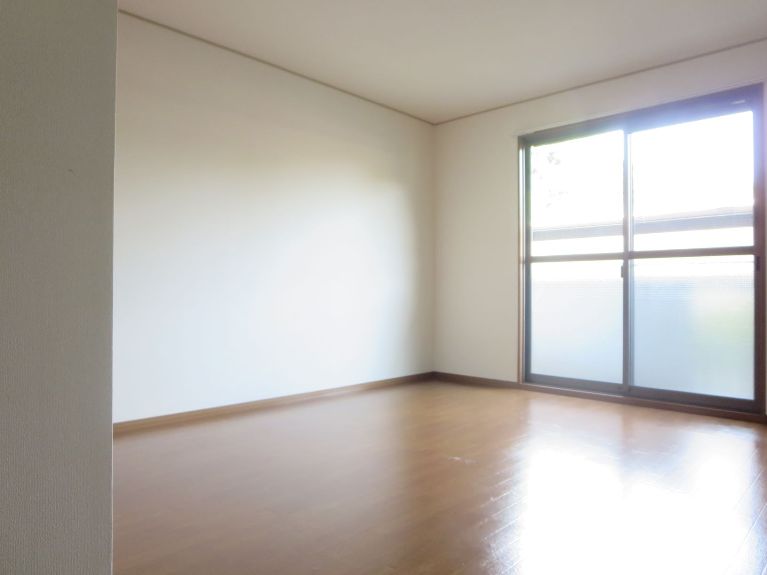 居室・リビング　洋室9帖　陽当たり良好♪