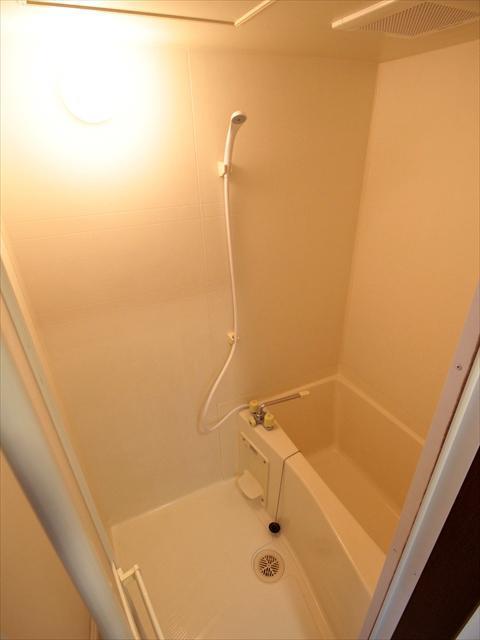バス・シャワールーム　松山市喜与町　ハイツ楡の森　　浴室